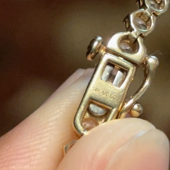 18in 14Kt Yellow Gold VS2+ Tennis Chain Necklace - Picture 7 of 7